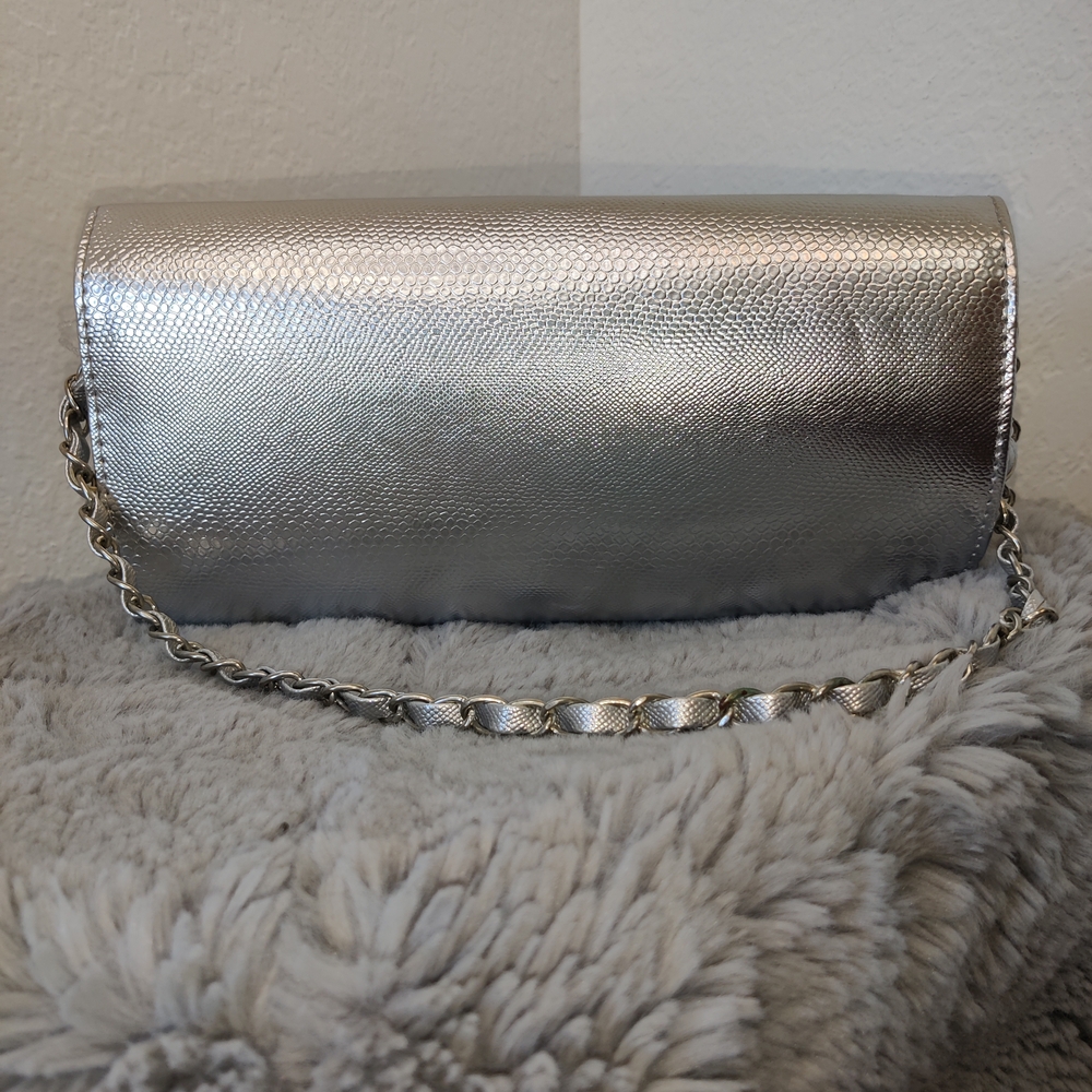 Silver Rhinestone Clutch - Picture 2 of 11